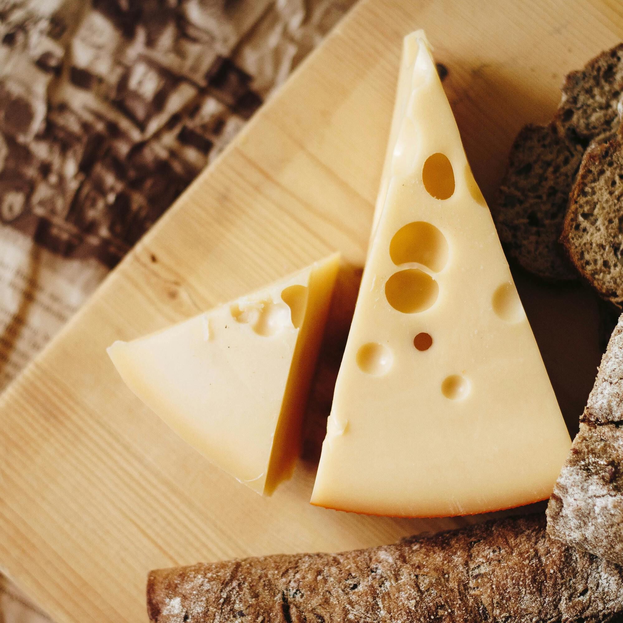 <b>CAN DOGS EAT CHEESE?</b><br><br>Find out if it&rsquo;s safe to feed your dog cheese and which kind to avoid&hellip;</br>